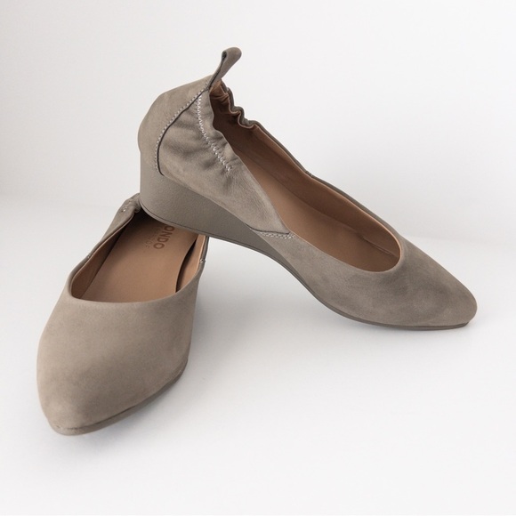 Blondo Waterproof Etta Wedge Almond Toe Pump in Fallen Rock Nubuck - Picture 1 of 8
